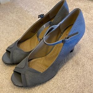 Cute grey suade(ish) heels